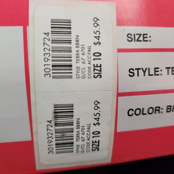 Size 10 Brown Ultra Suede 3.5 inch heel boots. - Picture 6 of 8